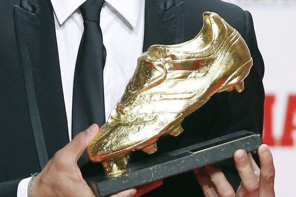 chiec-giay-vang-chau-au-2