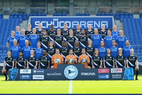 doi-bong-arminia-bielefeld-2